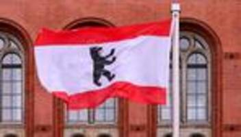 Parteitage: SPD und Linke starten Rennen ums Rote Rathaus