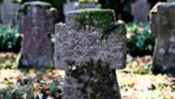 Volkstrauertag: Klöckner ruft zum Volkstrauertag zur Verteidigung der Demokratie auf