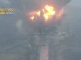 heftige kämpfe gehen weiter: ukraine jagt wichtige verbindung nach pokrowsk in die luft