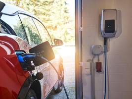 Batterien als Stromspeicher: So lässt sich mit dem E-Auto Geld verdienen