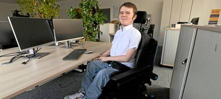 „So normal wie möglich leben“: Was Robert Mayers Ausbildung bei Rolls Royce besonders macht