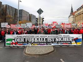 Geplante Maßnahmen der Innenministerien: Mehrere Tausend Fans demonstrieren in Leipzig