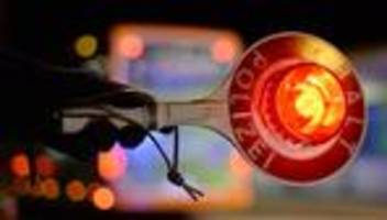 Bundespolizei-Einsatz: Zwei Haftbefehle: Mann in Reisebus festgenommen