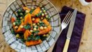 Kürbis mit Spinat und Pimentón: So wendet sich das Spinatblatt