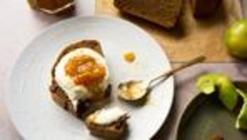 pain d’Épices mit tahin-mascarpone: zeit für gewürzbrot