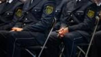 Polizei Sachsen: Rund 500 angehende Polizistinnen und Polizisten vereidigt