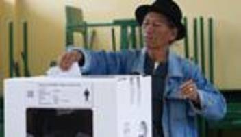 Ecuador: Wähler in Ecuador stimmen gegen Rückkehr ausländischer Militärbasen