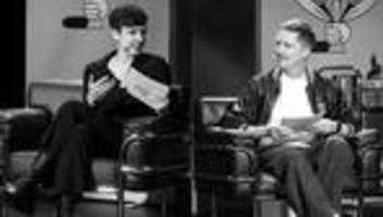 ZEIT Podcast Club: How Bot Is Your Love?