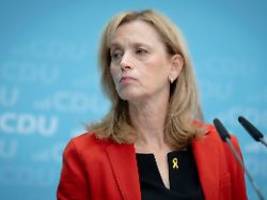 Suche nach gerechten Lösungen: Jugendministerin Prien will Renten-Abstimmung verschieben