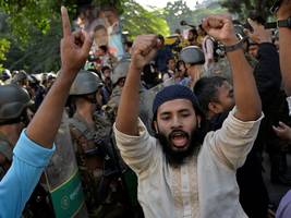 Kriegsverbrechertribunal: Todesurteil gegen Bangladeschs Ex-Regierungschefin