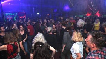 masern-patientin feiert in disco: behörde wendet sich an party-gäste