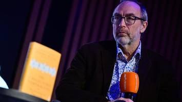 „Dumme Frage“: Wikipedia-Mitgründer bricht Interview mit Tilo Jung ab