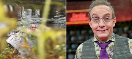 25 Minuten Umsteigezeit reichen Wigald Boning für ein Bad im Wertachkanal