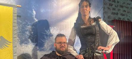 Wie dieses Duo aus Bayern eine eigene Fantasy-Welt erschafft und Bestseller schreibt