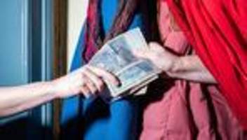 Hohes Erbe: Ich verschweige, dass ich jetzt Millionärin bin