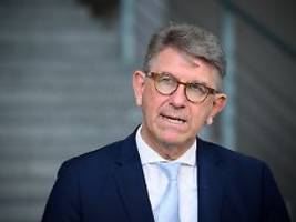 Das ist schlicht eine Lüge: Weimer wehrt sich: Kein Zugang zu Politikern verkauft