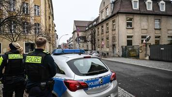 Nach falscher Terrorwarnung gegen Schulen – Polizei sucht nach Hinweisen