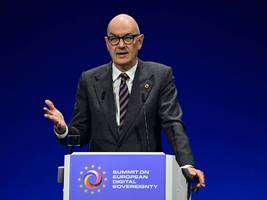 auftritt auf dem sz wirtschaftsgipfel: was ist bloß mit frankreich los, monsieur lescure?