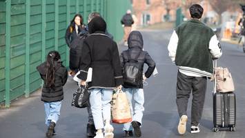 flüchtlinge in hamburg: manche zahlen steigen plötzlich wieder