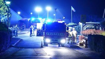 rohrbruch: wassermassen fluten keller eines hauses in wahlstedt