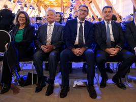 Debatte um Interessenkonflikt: Bayern zahlte 700 000 Euro für Weimer-Gipfel am Tegernsee