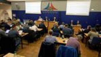 20 autos auf 50 quadratmeter: vertikales parken: rostock prüft parktürme