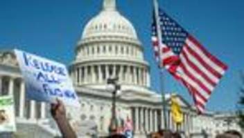 Affäre um Sexualstraftäter: Senat leitet Gesetz zur Freigabe der Epstein-Akten an Trump