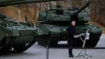 bundeswehr: bundesverteidigungsministerium will weitere leopard-panzer bestellen