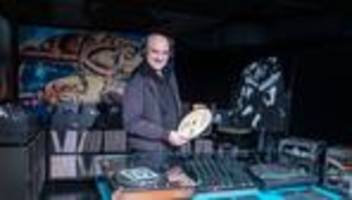 new electronic ecstasy: frankfurter club-legende omen kehrt als ausstellung zurück