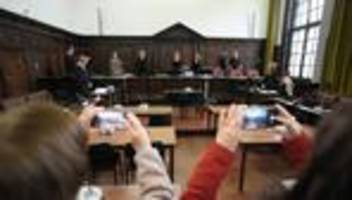 Prozesse: Tod auf Hausboot – Sohn muss dauerhaft in Psychiatrie