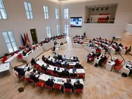 BSW votiert mehrheitlich dagegen: Brandenburg stimmt Rundfunkreform zu - Opposition rettet Mehrheit
