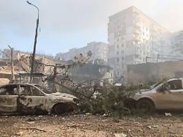 bislang 19 tote, 64 verletzte : russland greift massiv stadt in der westukraine an