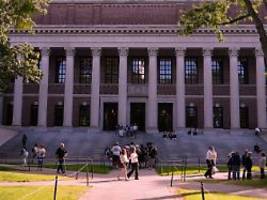 Ex-Präsident schwer belastet: Elite-Uni Harvard untersucht eigene Verbindung zu Epstein