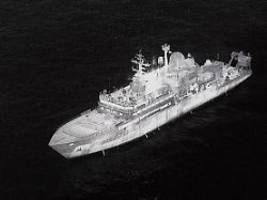 wir wissen, was ihr tut: russisches schiff nimmt britische piloten mit laser ins visier