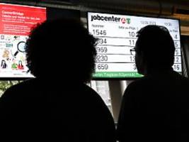 Bilanz für 2021 bis 2023: Unternehmen verlagerten mehr als 50.000 Jobs ins Ausland