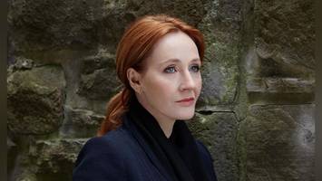 Im Labyrinth der Ermittlungen: „Der Tote mit dem Silberzeichen“