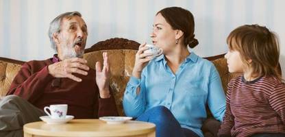 Immobilien-Schenkung mit Nießbrauch oder Leibrente: Wie Sie Ihr Haus am besten in die nächste Generation retten