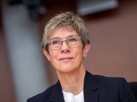 Annegret Kramp-Karrenbauer: Der Berliner Politikbetrieb interessiert sie wieder – zum Leidwesen von Friedrich Merz