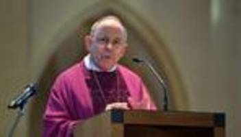 abend mit kirche und politik: bischof: asylrecht ist ein heiliges recht