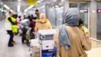 Bundesaufnahmeprogramm: 52 Afghanen mit Aufnahmezusage nach Deutschland gekommen