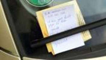 regeln bei unfall: adac warnt: zettel am auto schützt nicht vor unfallflucht