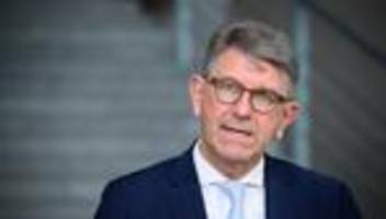 weimer media group: kulturstaatsminister weimer gibt nach vorwürfen firmenanteile ab