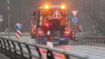 Wintereinbruch: Erster Schnee: Winterdienste sehen sich gut gerüstet