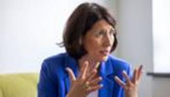 winzer unter druck: schmitt will gemeinsames zeichen von weinbau-bundesländern