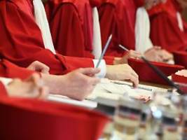 Verfassungsbeschwerde mit Erfolg: Geflüchtetenunterkunft darf nicht ohne Beschluss durchsucht werden