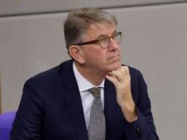 Vorwurf des Interessenkonflikts: Kulturstaatsminister Weimer gibt seine Firmenanteile ab