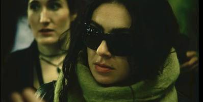 charli xcx: trailer zu »the moment«, ihrem mockumentary über die »brat«-Ära