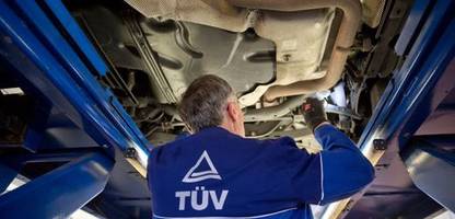 tÜv: mehr autos fallen bei der hauptuntersuchung durch