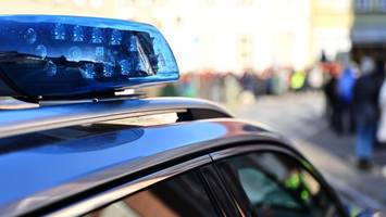 17-jähriger soll gleichaltrige bedroht haben - nun gab‘s besuch von der polizei