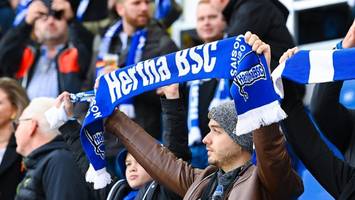 schal von fußball-fan erpresst? „gibt was auf die fresse“